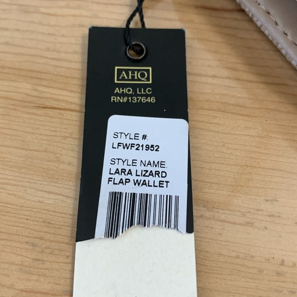 London Fog Lara Lizard Flap Wallet - Picture 7 of 7